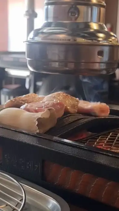 노릇하게 구워지는 껍데기