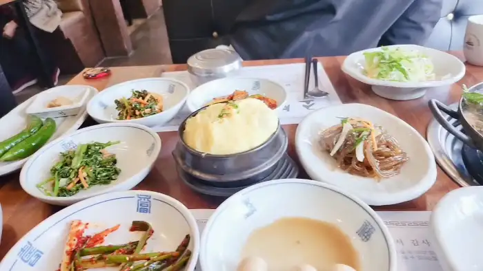 맛있게 무쳐진 잡채