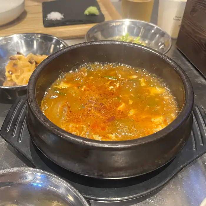 얼큰한 순두부찌개