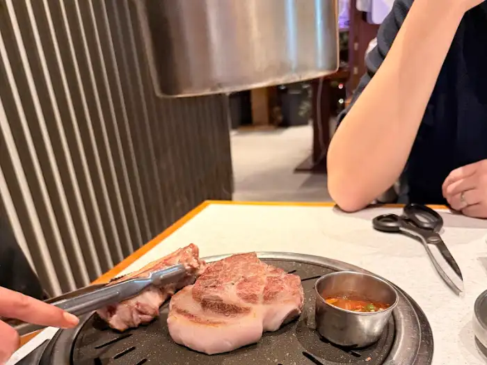 흑돼지가 익어가는 모습