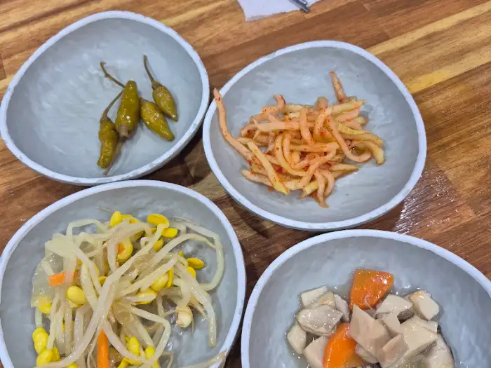 인생맛집의 기본 반찬들