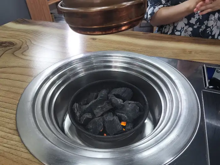 불이 타오르는 숯