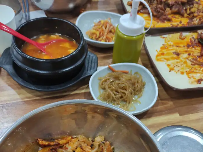 인생맛집 테이블 세팅 모습