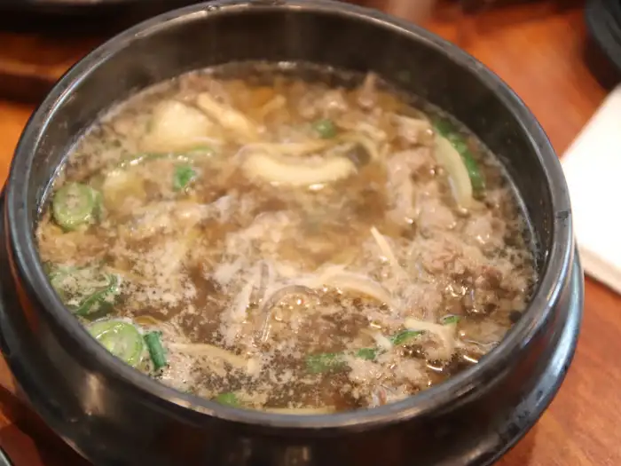 진한 국물이 매력적인 된장찌개