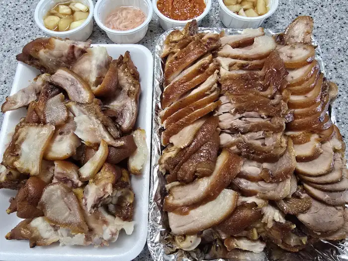 관문시장장충동 족발과 보쌈 구성