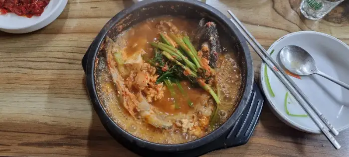 김이 모락모락 나는 생태찌개 근접샷
