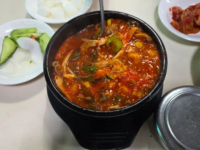 부여 시골통닭, 얼큰하고 푸짐한 닭계장