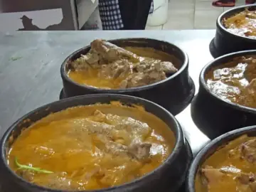 진식당 1호점 애호박찌개와 푸짐한 국물 요리