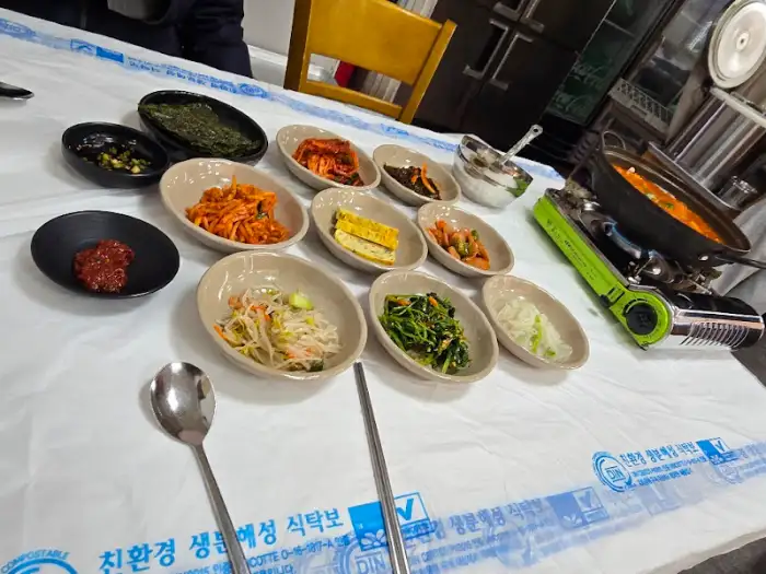 여수집 백반 한 상