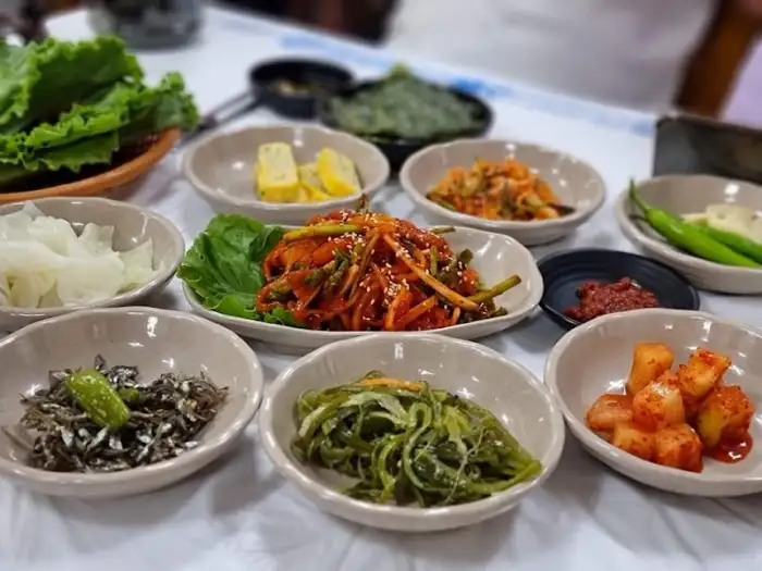 여수집 다양한 밑반찬