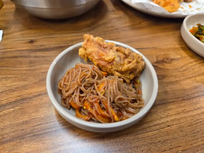 메밀마당 물막국수와 순메밀치킨