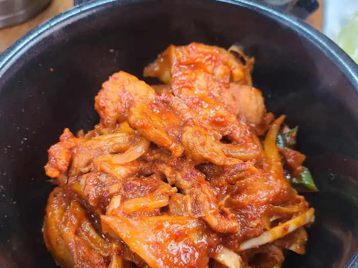 매콤한 고추장 뚝배기