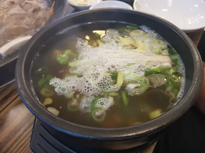 김이 모락모락 나는 갈비탕