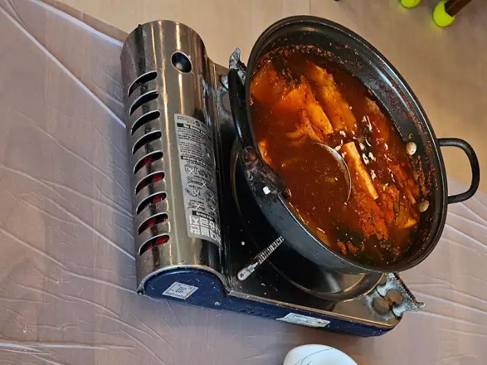 얼큰해 보이는 물가자미 찌개