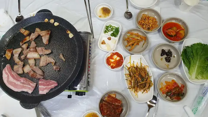 구워지는 돼지고기