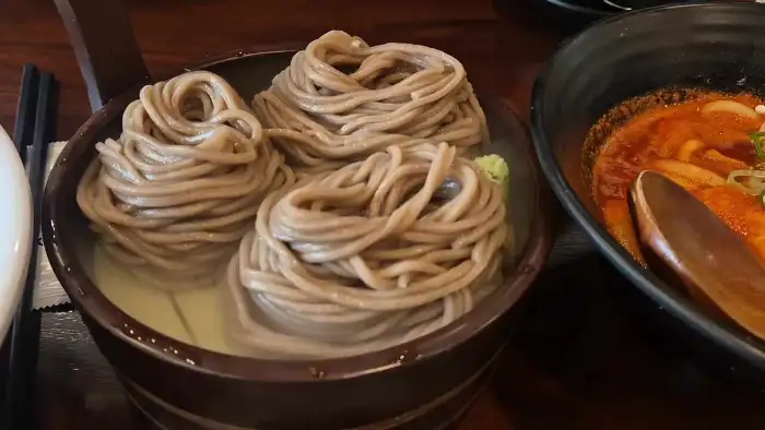 삼동소바 세종점 우육소바의 진한 국물과 부드러운 면발