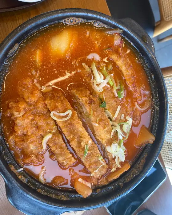 치히로 충남당진점의 먹음직스러운 김치나베돈까스