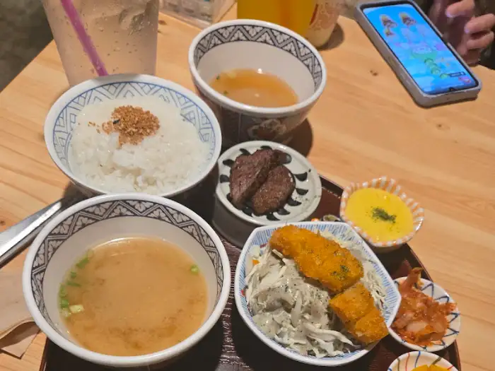 고베규카츠 서면점의 푸짐한 식사 한 상