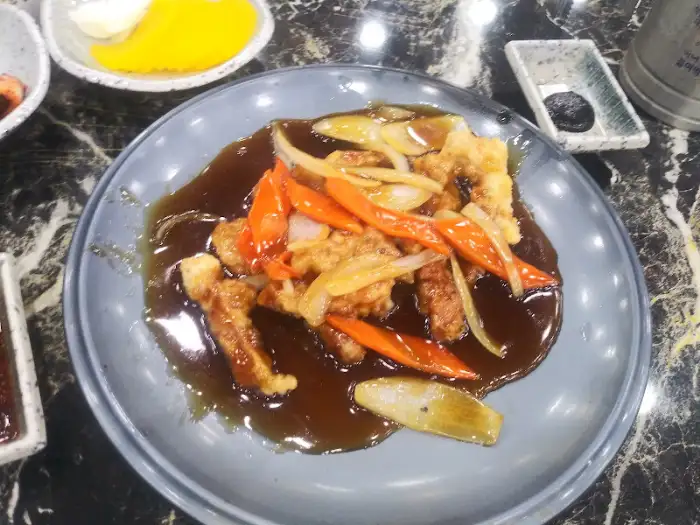 만리장성 볶음밥, 고슬고슬한 밥알과 신선한 재료가 어우러진 모습