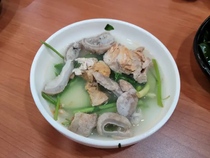 마산 아구찜거리의 맑은 국물 아구 내장 요리