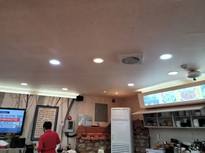 마산 아구찜거리의 식당 내부 모습