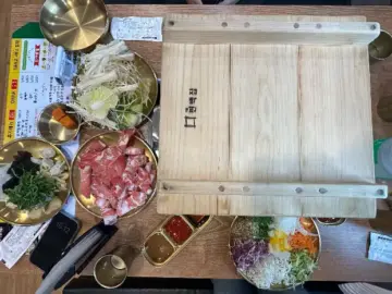 맛춤편백집 편백찜 재료 구성과 나무 찜기 모습