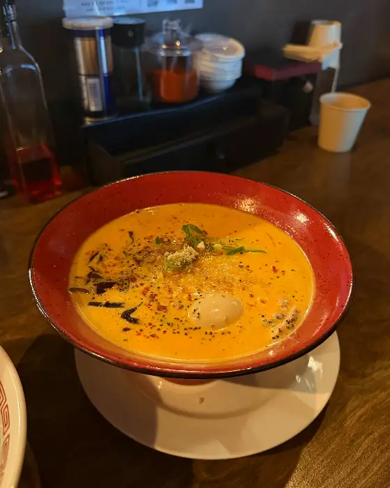 매콤한 맛의 카라이 파이탄 라멘