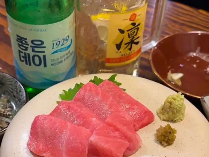 나마사케 사케 병과 사시미