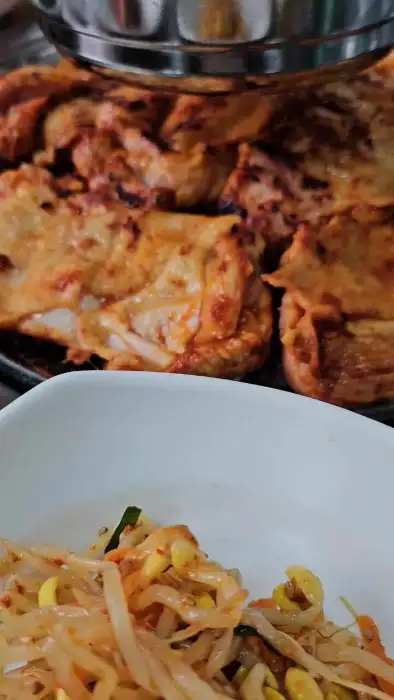 옥선가숯불닭갈비막국수의 숯불 닭갈비 조각들