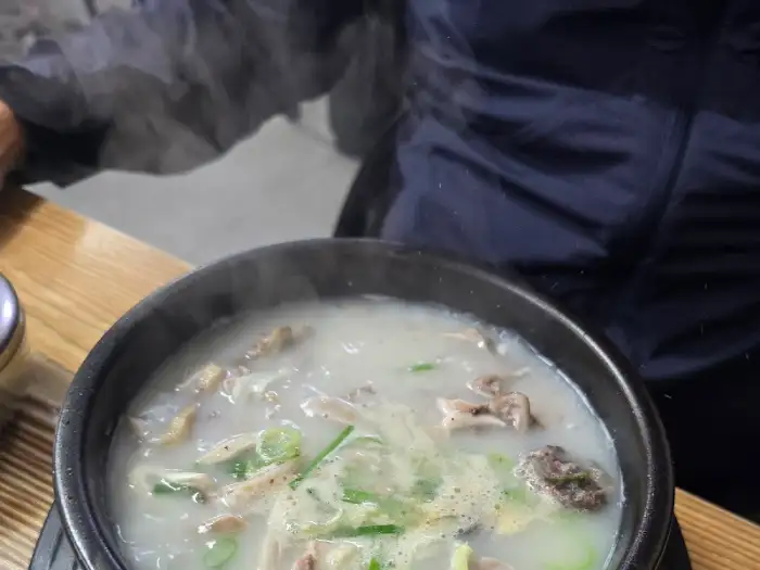 옛날순대국밥의 소머리국밥