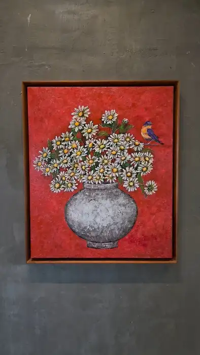 액자 속 화려한 꽃과 새 그림