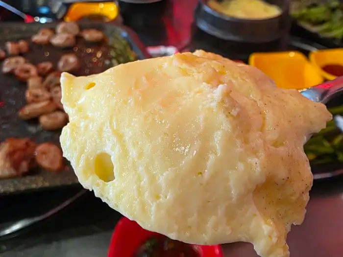 부드럽고 촉촉한 올래철판곱창의 계란찜