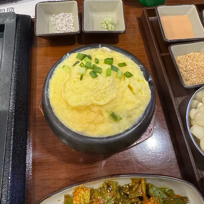 삼산돈의 부드럽고 포실한 계란찜