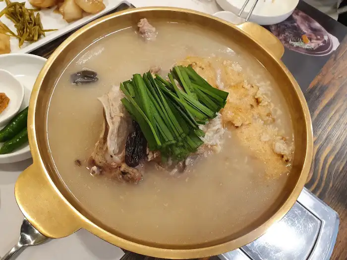 산골애 오리백숙에 곁들여 먹는 누룽지 죽