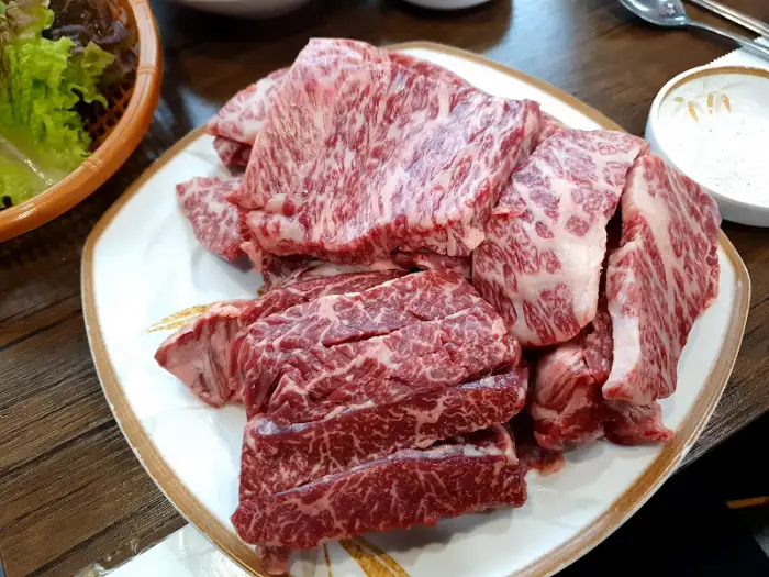 다양한 부위의 신선한 한우 모듬
