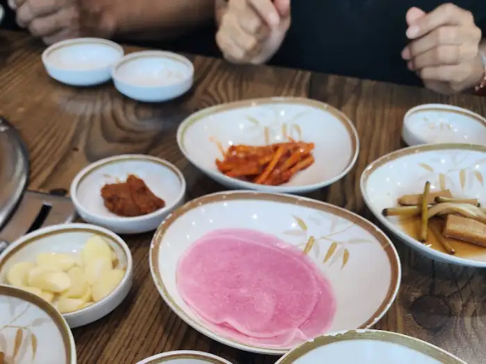 다양한 곁들임 반찬들