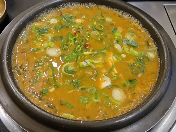 고모네원조콩탕황태탕의 얼큰한 황태탕 모습
