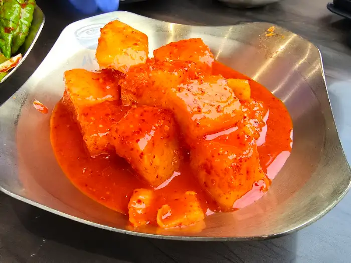 서울깍두기 전남도청점의 깍두기 양념 덩어리