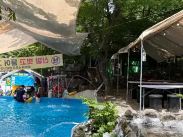 소귀골백운산장의 시원한 물놀이 공간과 자연 경관