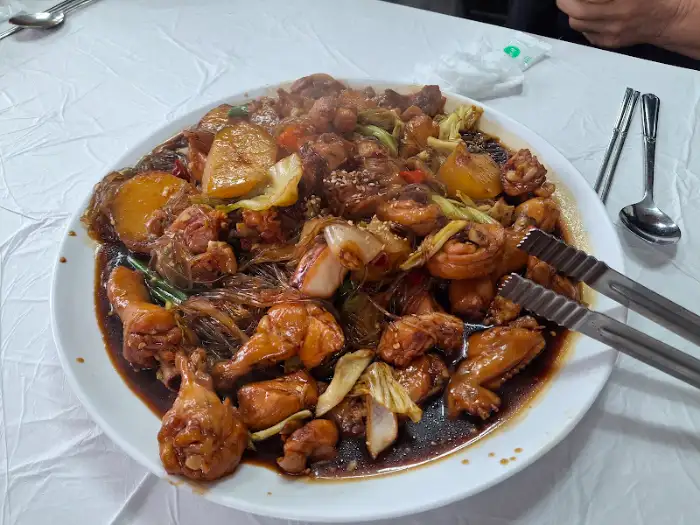 솔밭식당 찜닭의 다양한 구성