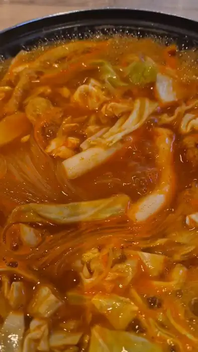 보글보글 끓고 있는 중동오뎅집 라볶이