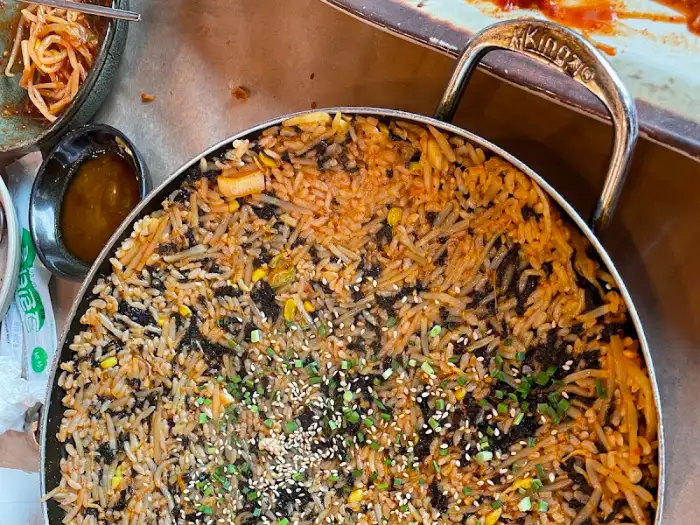 아귀찜을 먹은 후 볶아 먹는 밥
