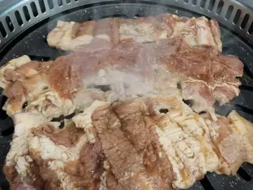 연산숯불갈비 숯불 위에 구워지는 돼지갈비