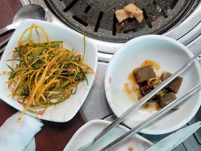 매콤하게 무쳐진 파채 무침