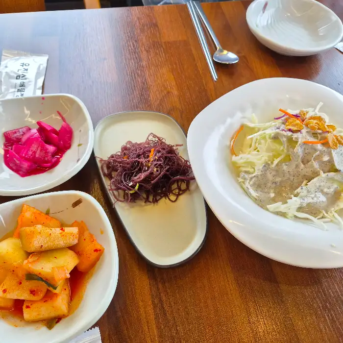 유진심해물찜 밑반찬 구성